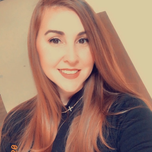 Meet your Posher, Christina - Picture 1 of 1